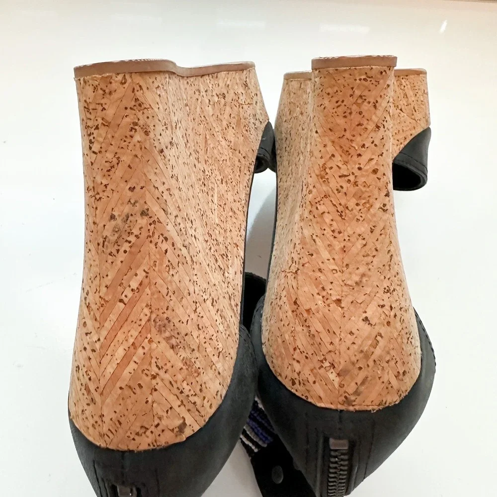 UGG Jacinda Serape Beaded Black Leather Wedge Sandals Size 8.5